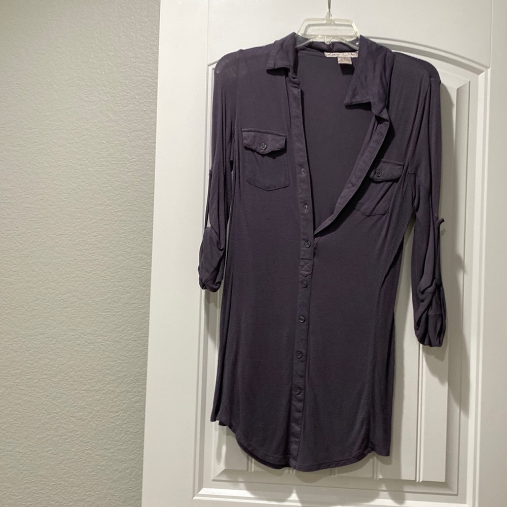 Women’s top size medium very long super soft, perfect with leggings